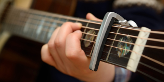 How to Use a Capo