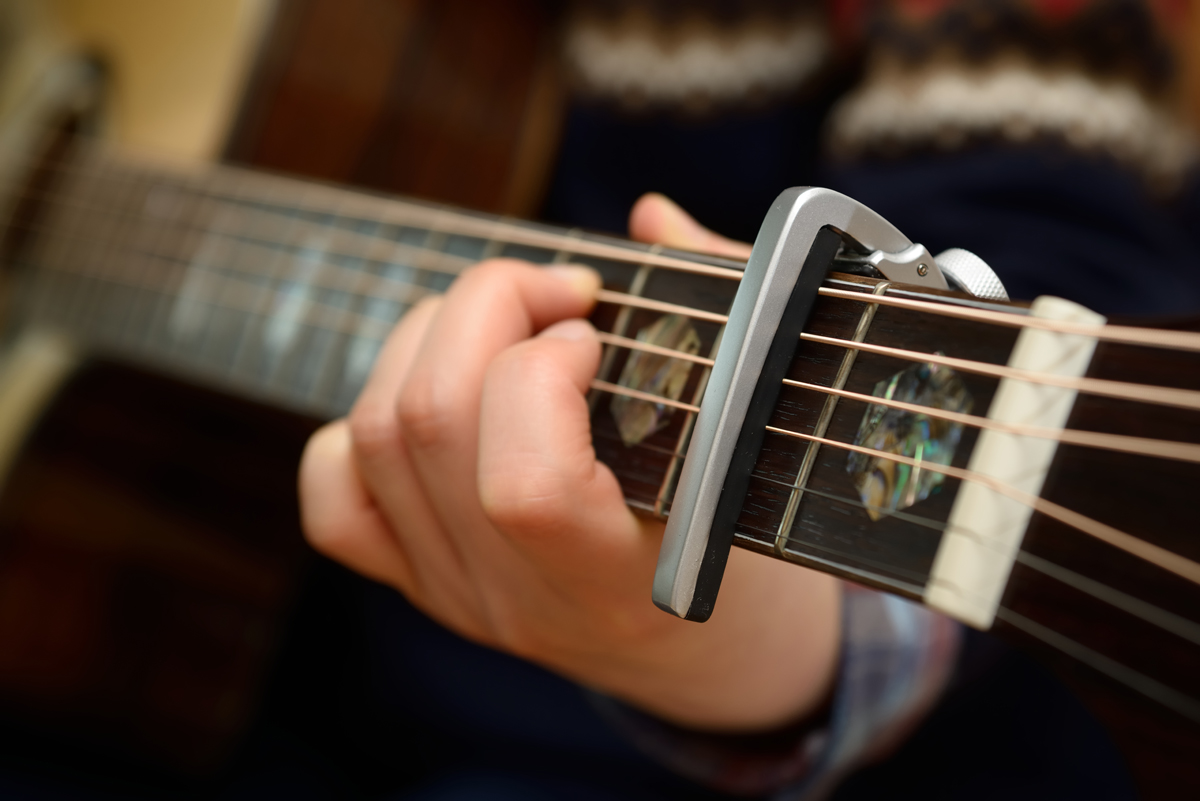 How to Use a Capo